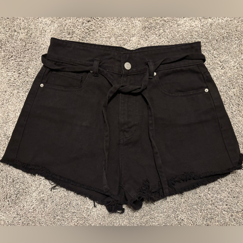 PacSun Black High-Rise Mom Short Frayed Hem Denim Shorts Size 27